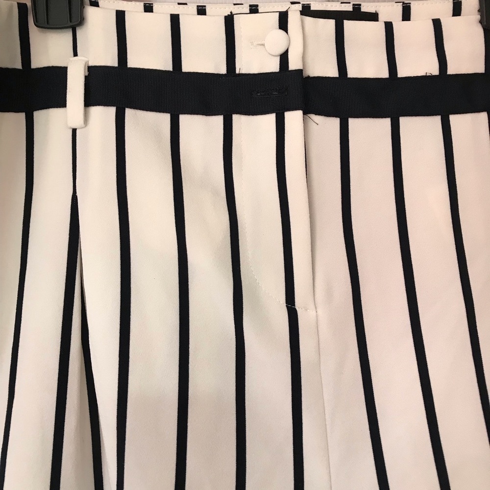 KARDASHIAN KOLLETION SHORTS - Picture 3 of 6